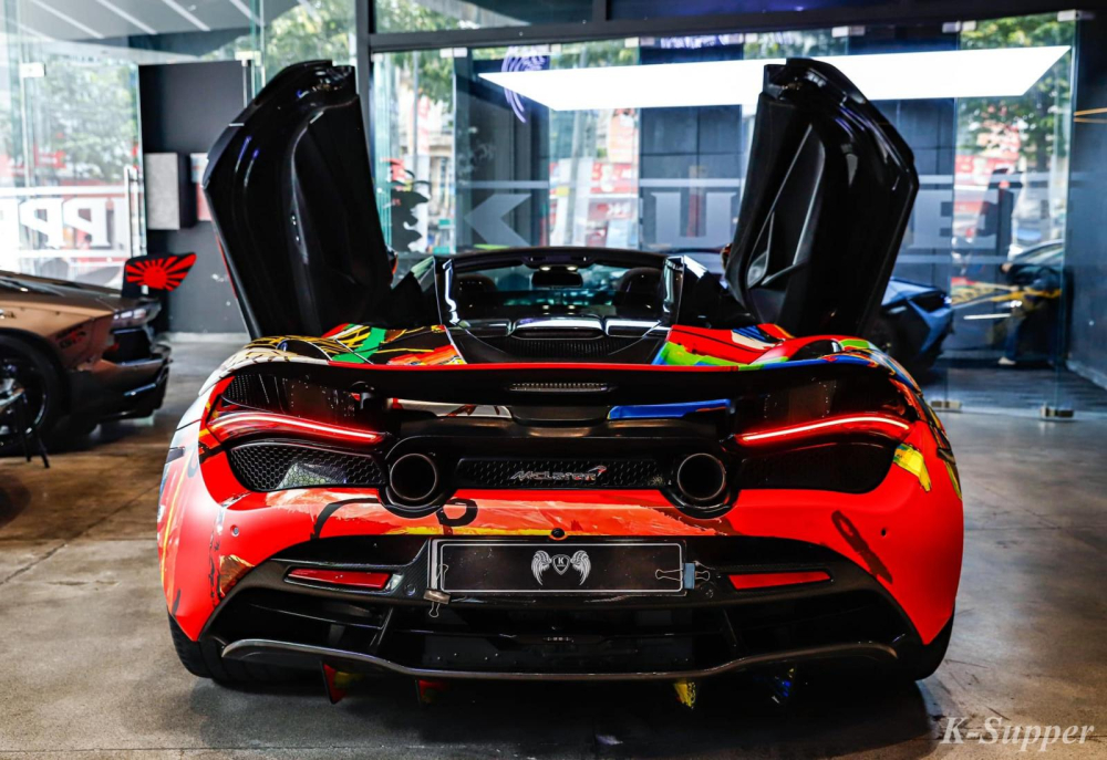 McLaren 720S Spider mới d&aacute;n bộ &aacute;o c&aacute; t&iacute;nh từ bức tranh Untitle 