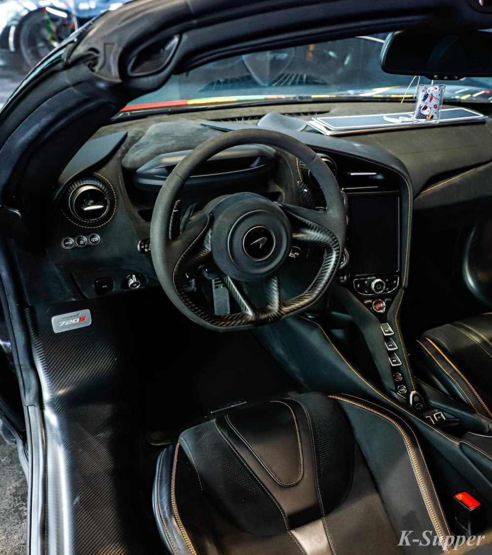 Nội thất xe McLaren 720S Spider 
