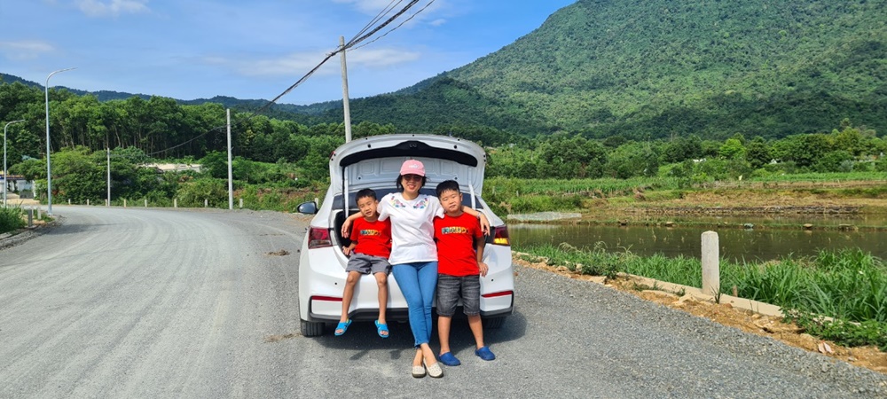Những cung đường gần, dễ đi thì chị chọn Hyundai Accent, nhỏ gọn, tiết kiệm xăng và hợp lý với mấy mẹ con.