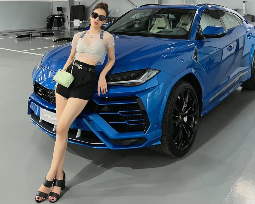 Giá xe Lamborghini Urus chính hãng từ 13,1 tỷ đồng Giá xe Lamborghini Urus chính hãng từ 13,1 tỷ đồng
