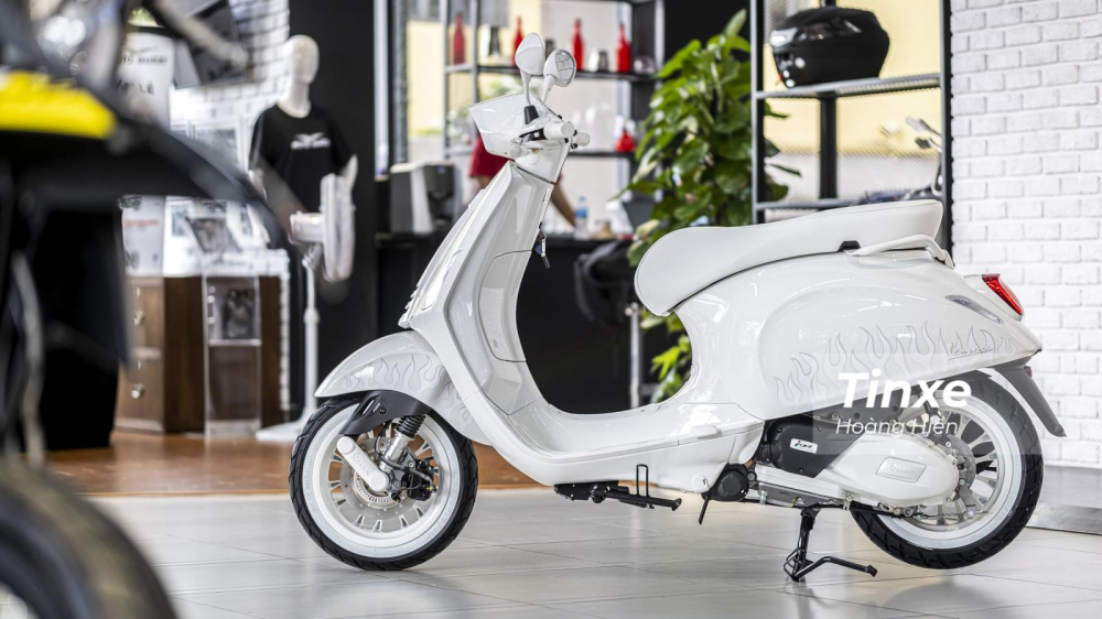 Vespa Sprint phiên bản Justin Bieber hiện nay đã được bày bán tại các đại lý chính hãng của Piaggio Việt Nam.