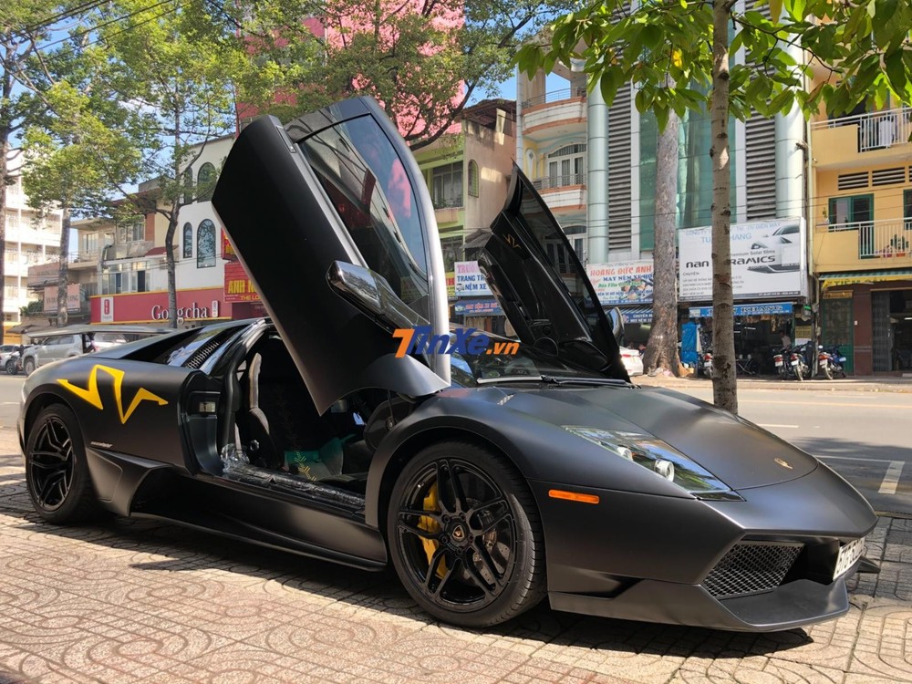 Siêu xe Lamborghini Murcielago SV đổi biển số khi được Minh Siêu xe Lamborghini Murcielago SV đổi biển số khi được Minh Nhựa bán lại