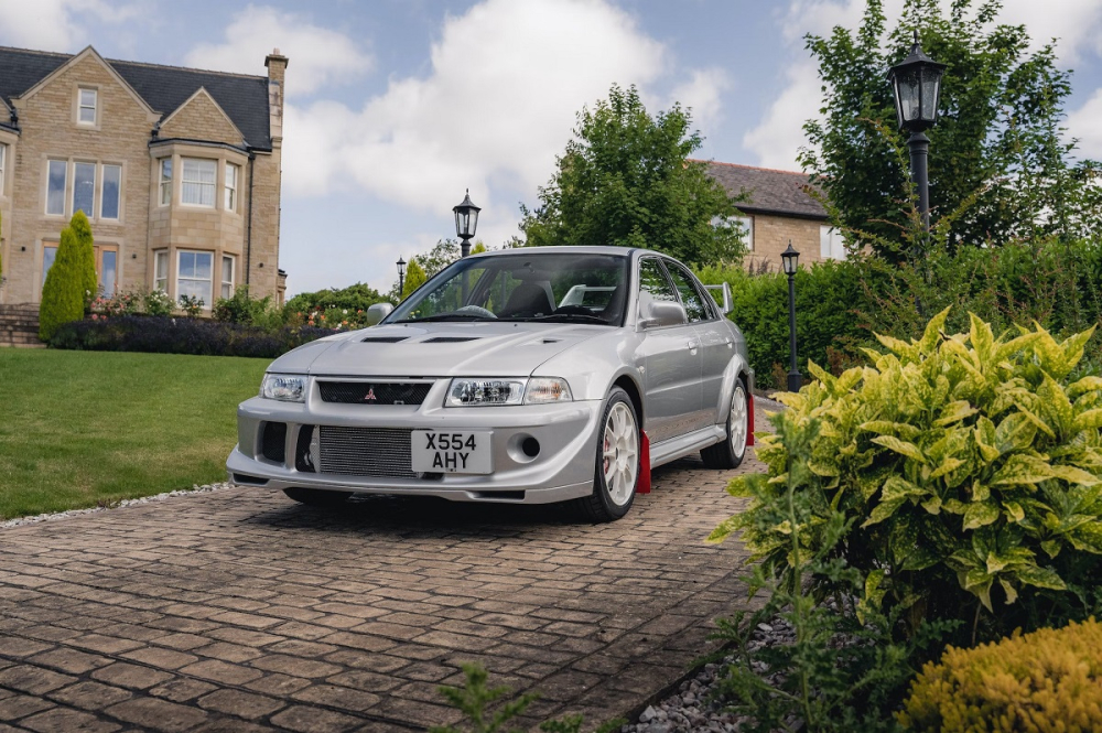 Chỉ có đúng 2.500 chiếc Mitsubishi Lancer Evolution VI Tommy Makinen Edition như thế này được sản xuất trên toàn thế giới Chỉ có đúng 2.500 chiếc Mitsubishi Lancer Evolution VI Tommy Makinen Edition như thế này được sản xuất trên toàn thế giới