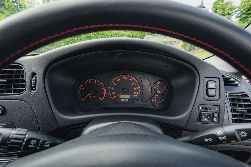 Chiếc Mitsubishi Lancer Evolution hàng hiếm có số ODO khá thấp dù đã có tuổi đời 21 năm Chiếc Mitsubishi Lancer Evolution hàng hiếm có số ODO khá thấp dù đã có tuổi đời 21 năm