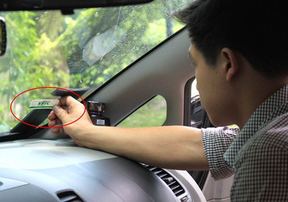 Nhược điểm của thẻ VETC nằm ở khâu nạp tiền vào tài khoản. Nhược điểm của thẻ VETC nằm ở khâu nạp tiền vào tài khoản.