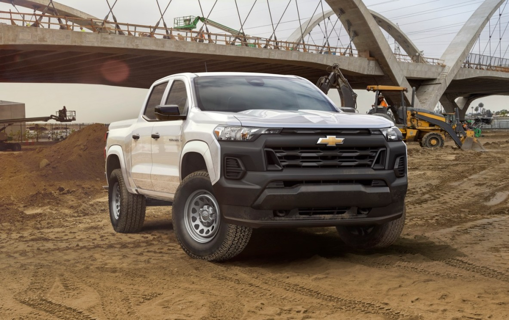 Chevrolet Colorado 2023 bản ti&ecirc;u chuẩn