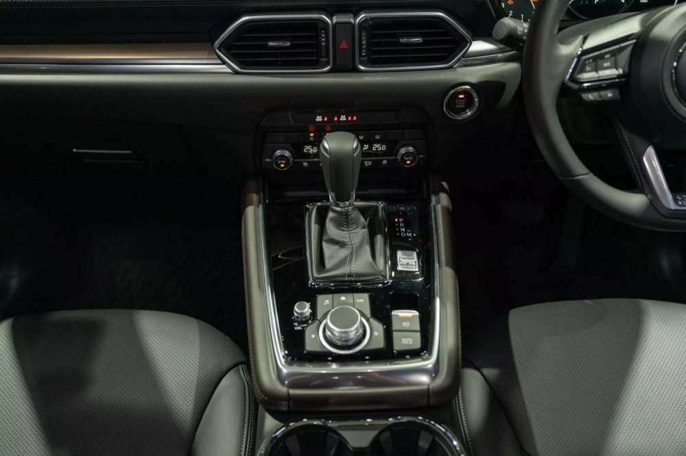 Mazda CX-8 2022 có nhiều tính năng an toàn chủ động Mazda CX-8 2022 có nhiều tính năng an toàn chủ động