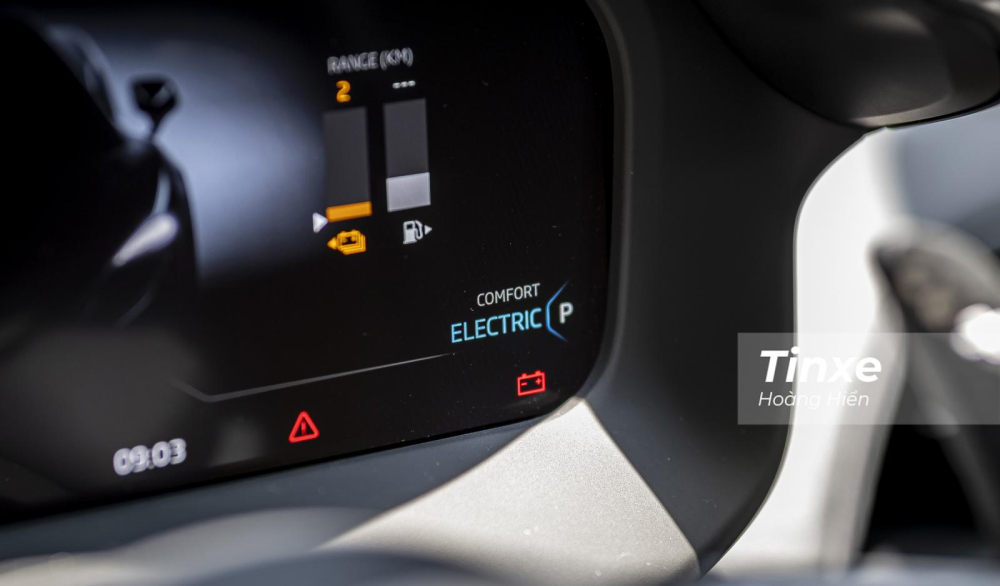 Với hệ truyền động, McLaren c&oacute; 4 tuỳ chọn bao gồm Track, Sport, Comfort v&agrave; Electric thuần điện.