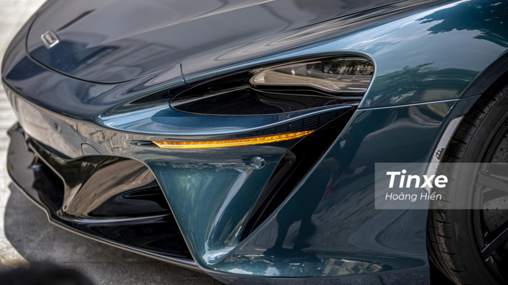 Hệ thống đ&egrave;n chiếu s&aacute;ng tr&ecirc;n McLaren Artura đều sử dụng c&ocirc;ng nghệ LED.