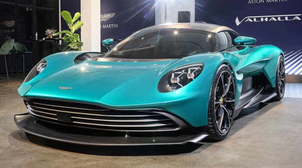 Aston Martin Vahalla ban đầu dự kiến sản xuất 500 chiếc, sau đó tăng lên 999 chiếc nhưng khi ông Đặng Lê Nguyên Vũ đặt mua xe được giới thiệu nhà máy chỉ sản xuất 86 xe Aston Martin Vahalla ban đầu dự kiến sản xuất 500 chiếc, sau đó tăng lên 999 chiếc nhưng khi ông Đặng Lê Nguyên Vũ đặt mua xe được giới thiệu nhà máy chỉ sản xuất 86 xe