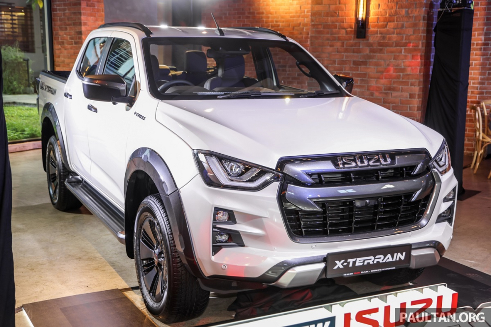Cận cảnh Isuzu D-Max X-Terrain 2022 với trang bị xịn hơn xe ở Việt Nam
