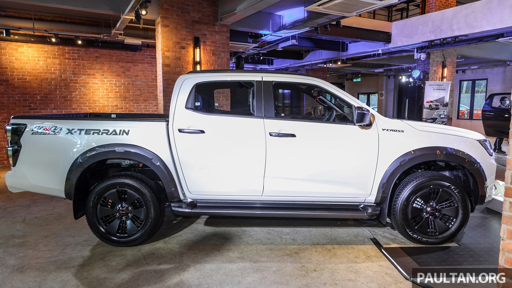 Isuzu D-Max X-Terrain 2022 dùng động cơ diesel 3.0L