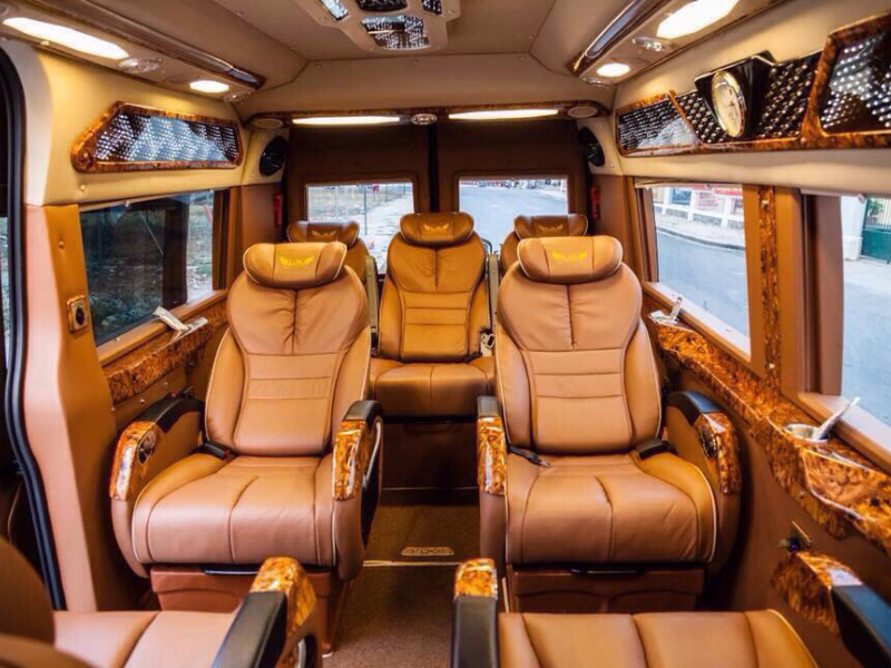 Nội thất bên trong những chiếc xe limousine chở khách tại Việt Nam Nội thất bên trong những chiếc xe limousine chở khách tại Việt Nam