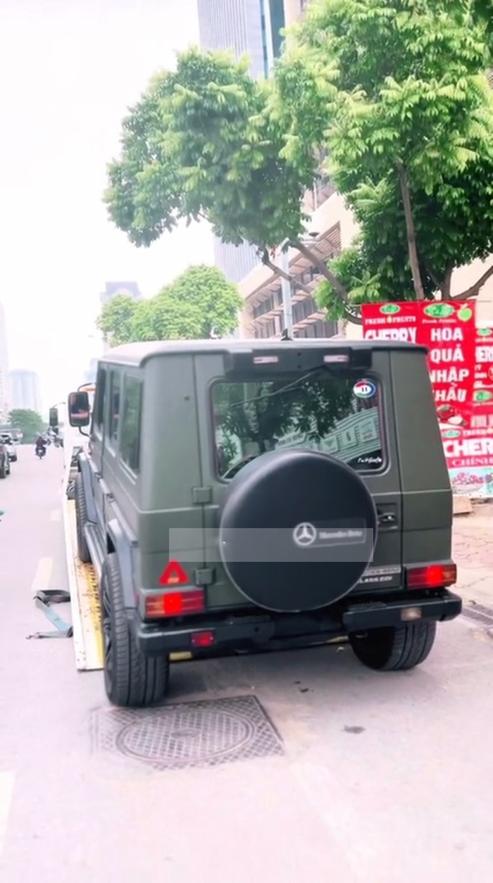 Xe có màu xanh quân đội nhám Xe có màu xanh quân đội nhám
