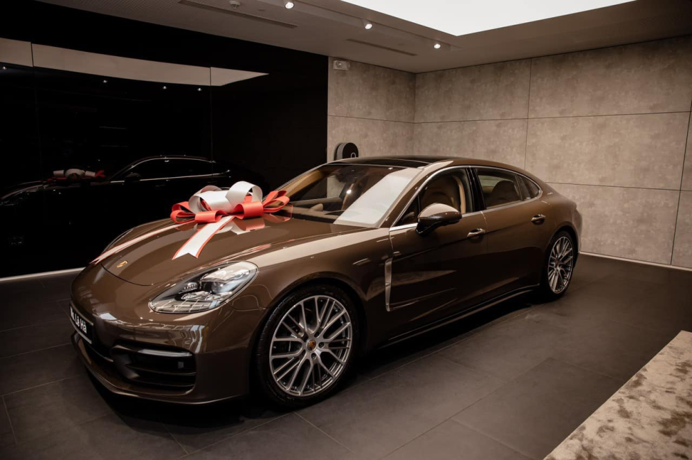 Porsche Panamera 4 Executive có giá từ 6 tỷ đồng Porsche Panamera 4 Executive có giá từ 6 tỷ đồng