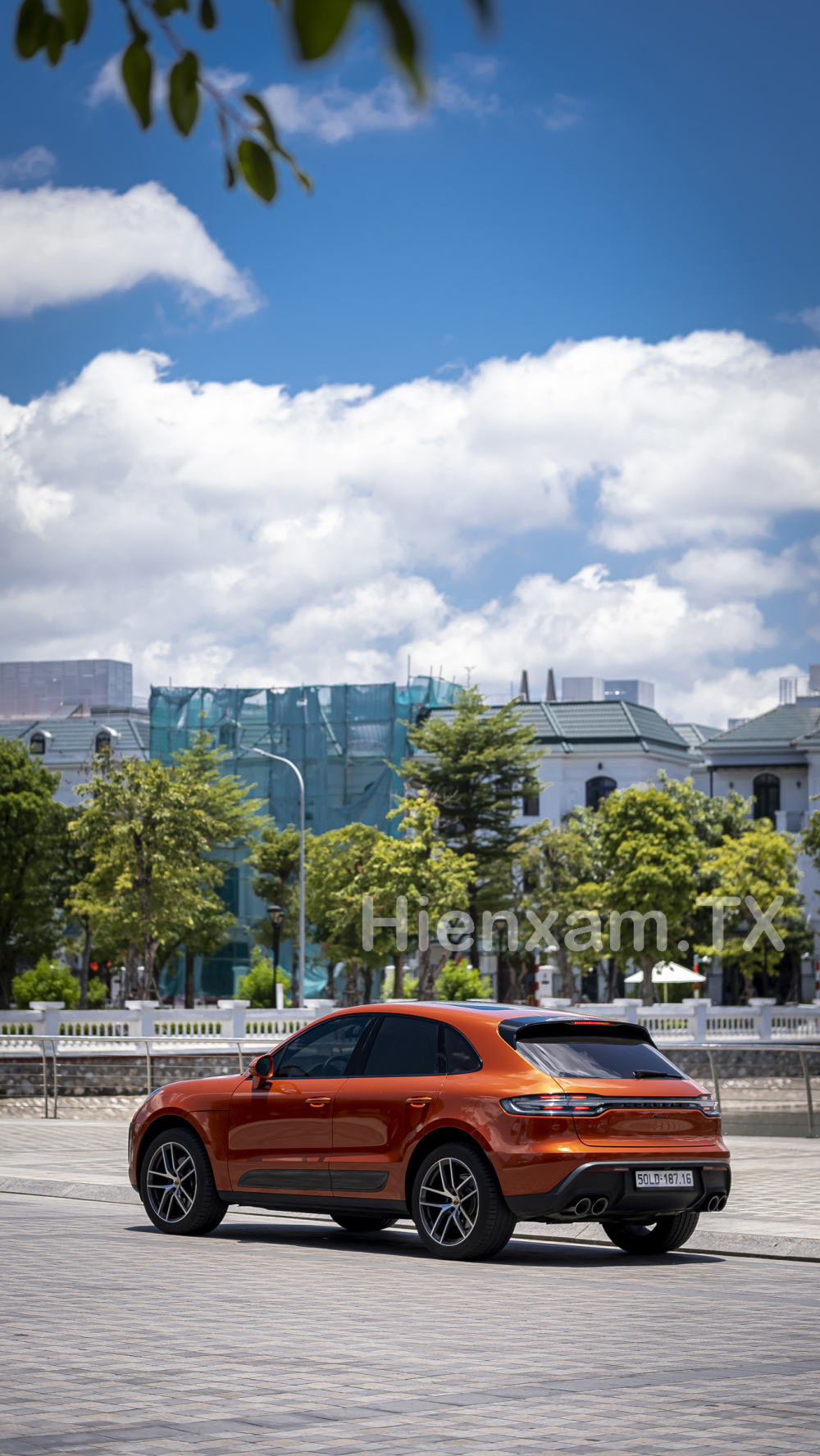 Phần đuôi xe Porsche Macan 2022 vẫn giữ thiết kế quen thuộc. Phần đuôi xe Porsche Macan 2022 vẫn giữ thiết kế quen thuộc.