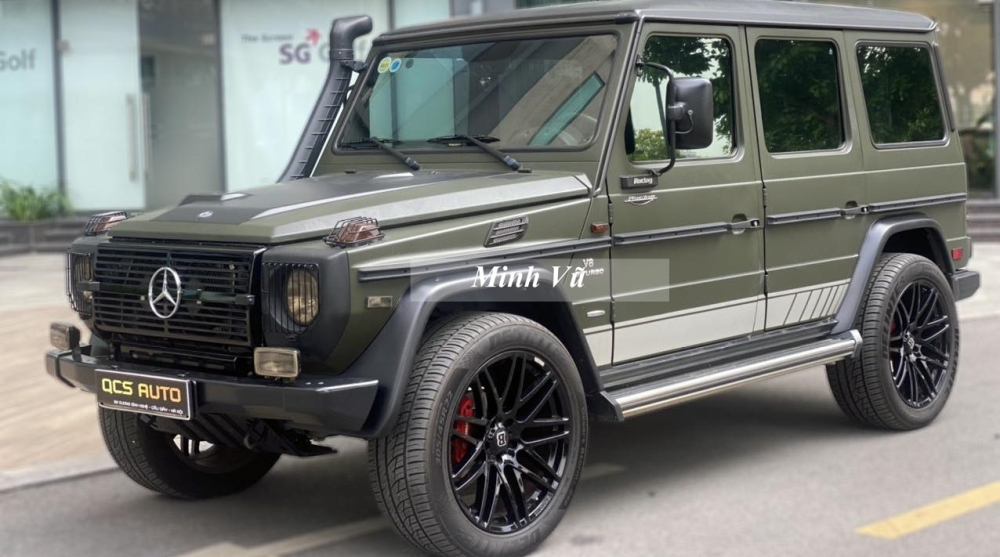 8 năm sau đó, trong garage xe có tổng trị giá hơn 1,3 nghìn tỷ đồng của mình, ông Đặng Lê Nguyên Vũ đã có nhiều phiên bản G63 từ cũ đến mới, G55 hay cả Mercedes-Benz G500 Edition 35 toàn Việt Nam chỉ có 1 chiếc nên khi hay tin có xe Mercedes-Benz G300 CDI đang được chào bán trên thị trường, Chủ tịch Trung Nguyên đã nhanh chóng mua về sưu tầm dù nhiều tay chơi nhìn dáng xe có thể thích nhưng cũng sợ nhiều hỏng hóc và đời này được đánh giá đi không êm ái gì mấy. 8 năm sau đó, trong garage xe có tổng trị giá hơn 1,3 nghìn tỷ đồng của mình, ông Đặng Lê Nguyên Vũ đã có nhiều phiên bản G63 từ cũ đến mới, G55 hay cả Mercedes-Benz G500 Edition 35 toàn Việt Nam chỉ có 1 chiếc nên khi hay tin có xe Mercedes-Benz G300 CDI đang được chào bán trên thị trường, Chủ tịch Trung Nguyên đã nhanh chóng mua về sưu tầm dù nhiều tay chơi nhìn dáng xe có thể thích nhưng cũng sợ nhiều hỏng hóc và đời này được đánh giá đi không êm ái gì mấy.