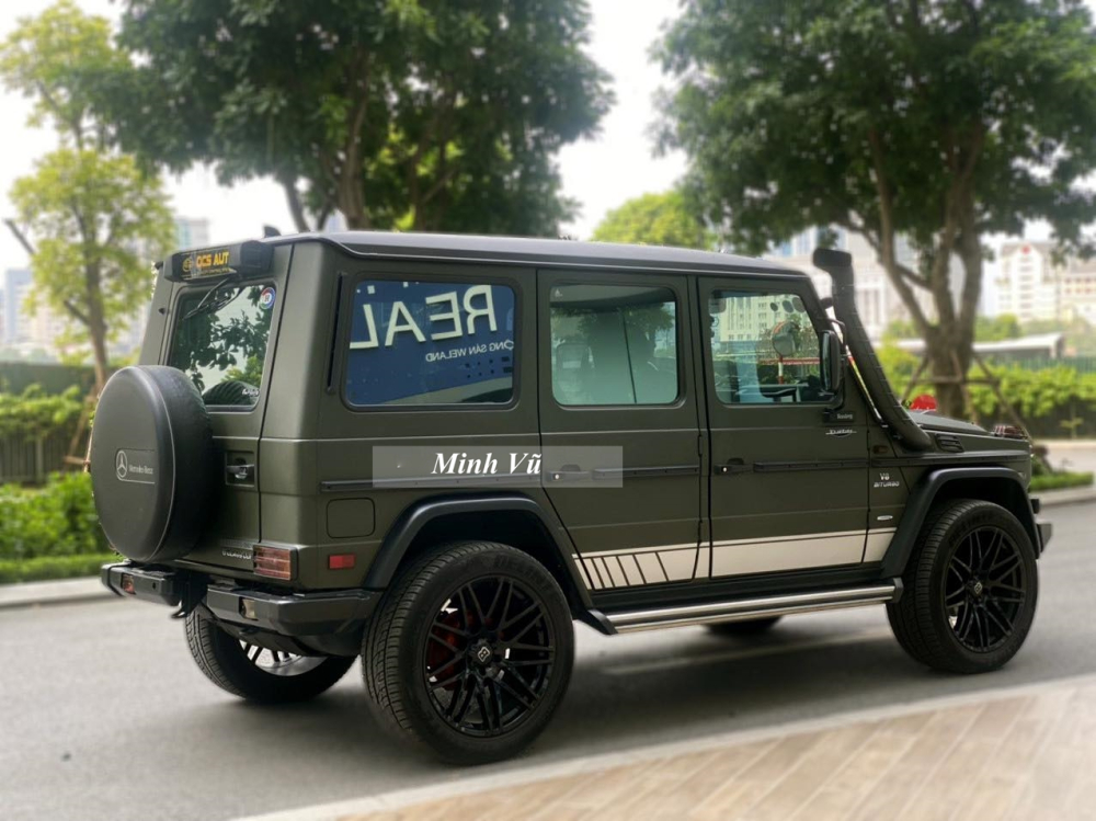 Anh Minh Quang, chủ showroom xe QCS Auto ở Hà Nội đã chia sẻ rất may mắn khi tìm được bến đỗ mới cho chiếc xe Mercedes-Benz G300 CDI thuộc biến thể Professional hiếm hoi được rao bán trên thị trường cho doanh nhân, nhà sưu tập hàng đầu Việt Nam. Chắc chắn mẫu xe này sẽ ở lâu dài với vị chủ nhân thích sưu tầm xe. Anh Minh Quang, chủ showroom xe QCS Auto ở Hà Nội đã chia sẻ rất may mắn khi tìm được bến đỗ mới cho chiếc xe Mercedes-Benz G300 CDI thuộc biến thể Professional hiếm hoi được rao bán trên thị trường cho doanh nhân, nhà sưu tập hàng đầu Việt Nam. Chắc chắn mẫu xe này sẽ ở lâu dài với vị chủ nhân thích sưu tầm xe.