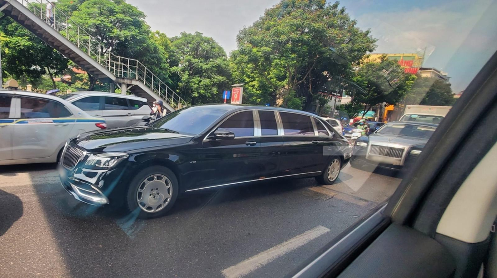 Mercedes-Maybach S650 Pullman có giá bán gần gấp đôi Rolls-Royce Ghost Mercedes-Maybach S650 Pullman có giá bán gần gấp đôi Rolls-Royce Ghost