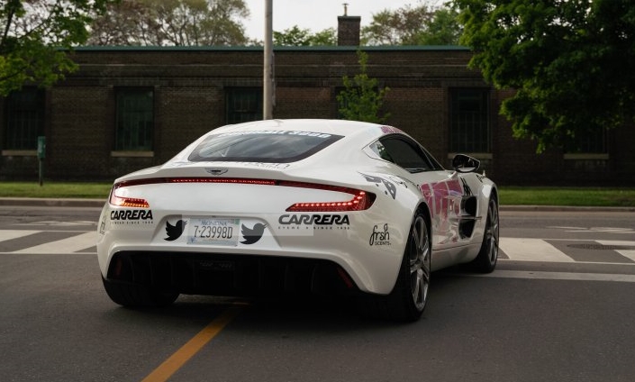 Aston Martin One-77 trong sự kiện xe Gumball 3000 ở Toronto, thành phố đông dân nhất tại Canada và là tỉnh lỵ của tỉnh Ontario vào ngày 27/5/2022 với biển Montana Aston Martin One-77 trong sự kiện xe Gumball 3000 ở Toronto, thành phố đông dân nhất tại Canada và là tỉnh lỵ của tỉnh Ontario vào ngày 27/5/2022 với biển Montana