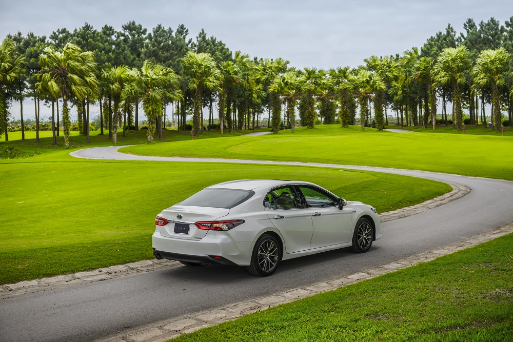 Toyota Camry 2022 hiện đang được phân phối với 4 phiên bản, trong đó có cả bản Hybrid (HV). Toyota Camry 2022 hiện đang được phân phối với 4 phiên bản, trong đó có cả bản Hybrid (HV).