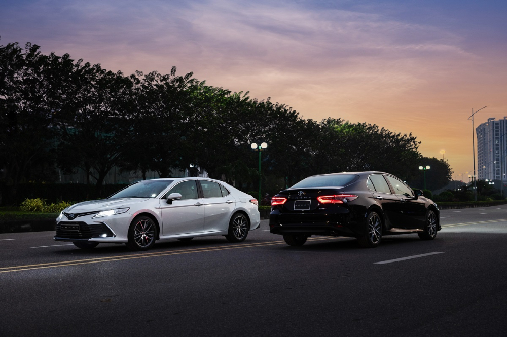 Có thể Toyota Camry không phải là mẫu xe đẹp nhất, cũng không phải là sản phẩm có giá bán tốt nhất nhưng vẫn tạo được sức hút độc đáo. Có thể Toyota Camry không phải là mẫu xe đẹp nhất, cũng không phải là sản phẩm có giá bán tốt nhất nhưng vẫn tạo được sức hút độc đáo.