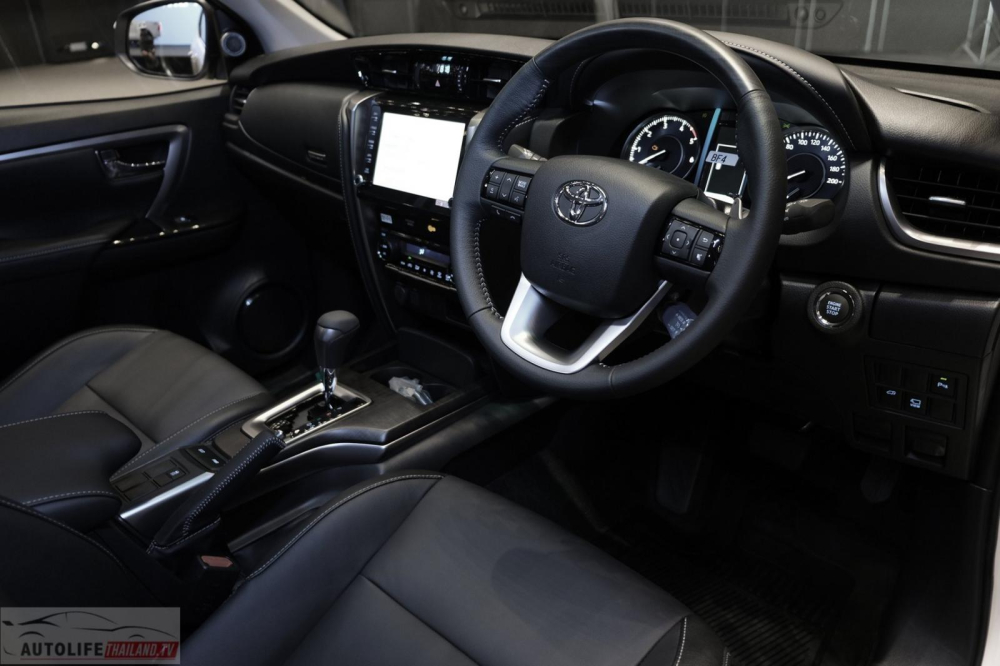 Nội thất bên trong Toyota Fortuner Leader 2023 Nội thất bên trong Toyota Fortuner Leader 2023