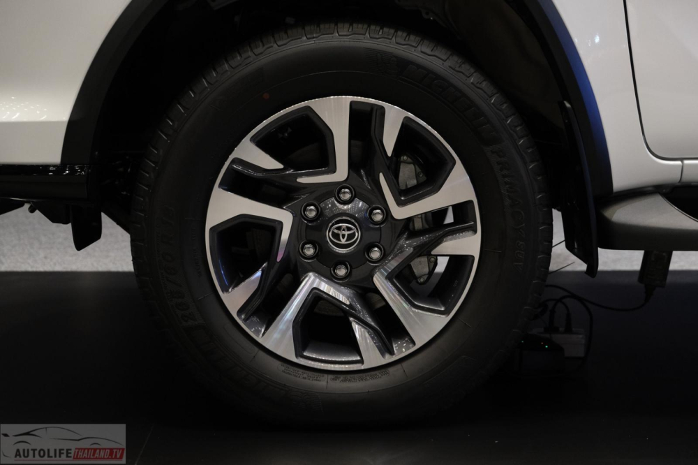 Vành la-zăng mới của Toyota Fortuner Leader 2023 Vành la-zăng mới của Toyota Fortuner Leader 2023