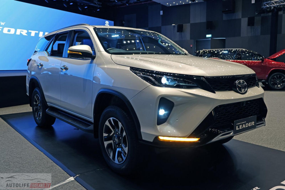 Các trang bị ngoại thất của Toyota Fortuner Leader 2023 gần như không thay đổi Các trang bị ngoại thất của Toyota Fortuner Leader 2023 gần như không thay đổi
