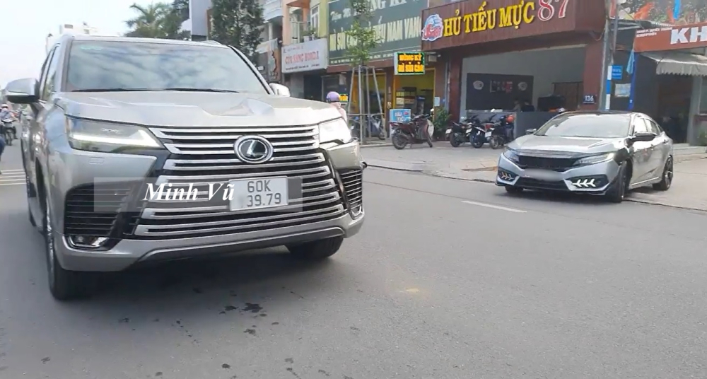 Lexus LX600 thế hệ thứ 4 không chính hãng có giá trên thị trường hiện nay từ 9,8 tỷ đồng Lexus LX600 thế hệ thứ 4 không chính hãng có giá trên thị trường hiện nay từ 9,8 tỷ đồng