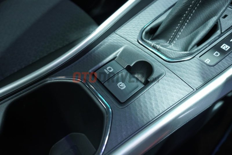 Phanh tay điện tử của Daihatsu Rocky e-Smart Hybrid