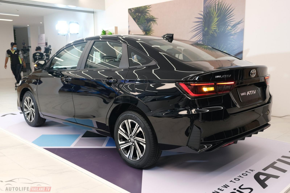 Toyota Vios Smart 2023 nhìn từ phía sau