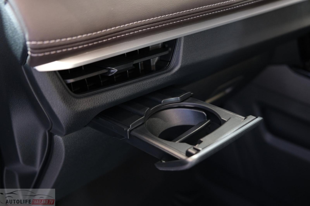 Ngăn đựng cốc của Toyota Vios Smart 2023