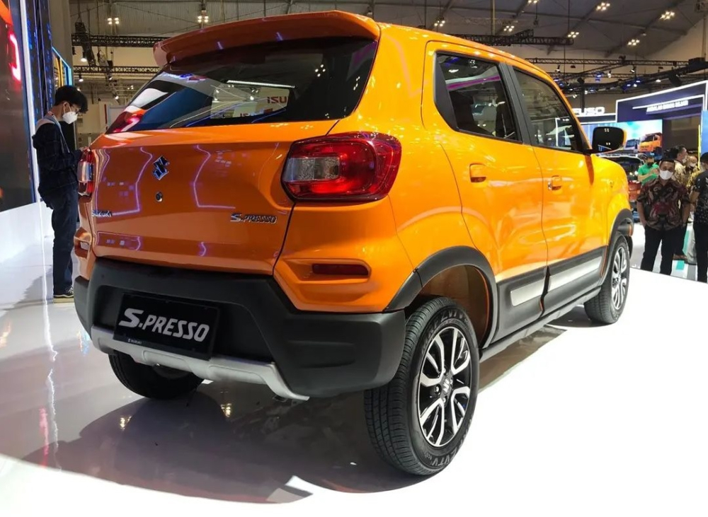 Suzuki S-Presso 2022 nhìn từ phía sau Suzuki S-Presso 2022 nhìn từ phía sau
