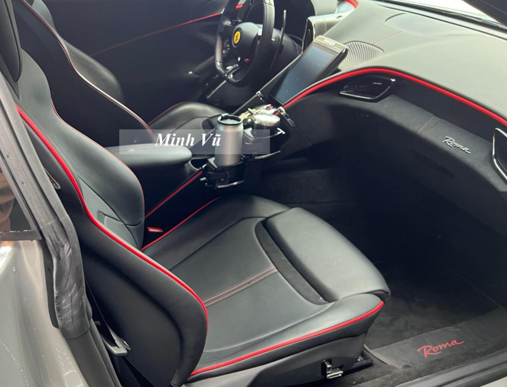 Lộ ảnh nội thất xe Ferrari Roma với 1 chi tiết đậm chất Lộ ảnh nội thất xe Ferrari Roma với 1 chi tiết đậm chất cá nhân hóa của Qua Vũ