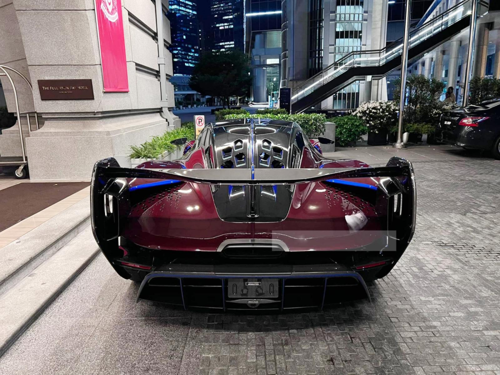 McLaren Sabre mới được nhìn thấy ở Singapore chỉ có 16 xe trên toàn thế giới