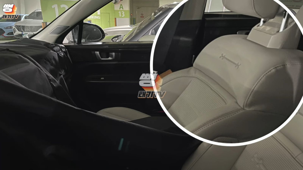 Chiếc Hyundai Santa Fe thế hệ mới được trang bị nội thất bọc da màu sáng sang trọng Chiếc Hyundai Santa Fe thế hệ mới được trang bị nội thất bọc da màu sáng sang trọng