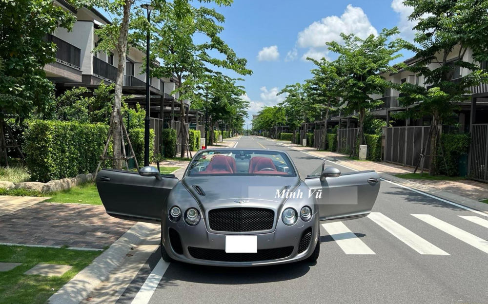 Vào tháng 2 năm 2009, Bentley công bố sản xuất phiên bản Continental Supersports, 1 tháng sau đó, chiếc xe được ra mắt tại Geneva Motor Show với người dẫn chương trình khi đó là Jay Leno, 1 MC tài ba cũng là nhà sưu tập xe rất đáng nể, tại thời điểm đó, hãng xe Anh quốc cho biết Continental SuperSports sẽ có mặt trên toàn thế giới vào mùa thu năm 2009. Vào tháng 2 năm 2009, Bentley công bố sản xuất phiên bản Continental Supersports, 1 tháng sau đó, chiếc xe được ra mắt tại Geneva Motor Show với người dẫn chương trình khi đó là Jay Leno, 1 MC tài ba cũng là nhà sưu tập xe rất đáng nể, tại thời điểm đó, hãng xe Anh quốc cho biết Continental SuperSports sẽ có mặt trên toàn thế giới vào mùa thu năm 2009.