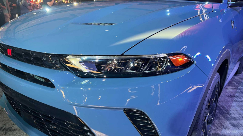 Đèn pha LED của xe Dodge Hornet GT Đèn pha LED của xe Dodge Hornet GT