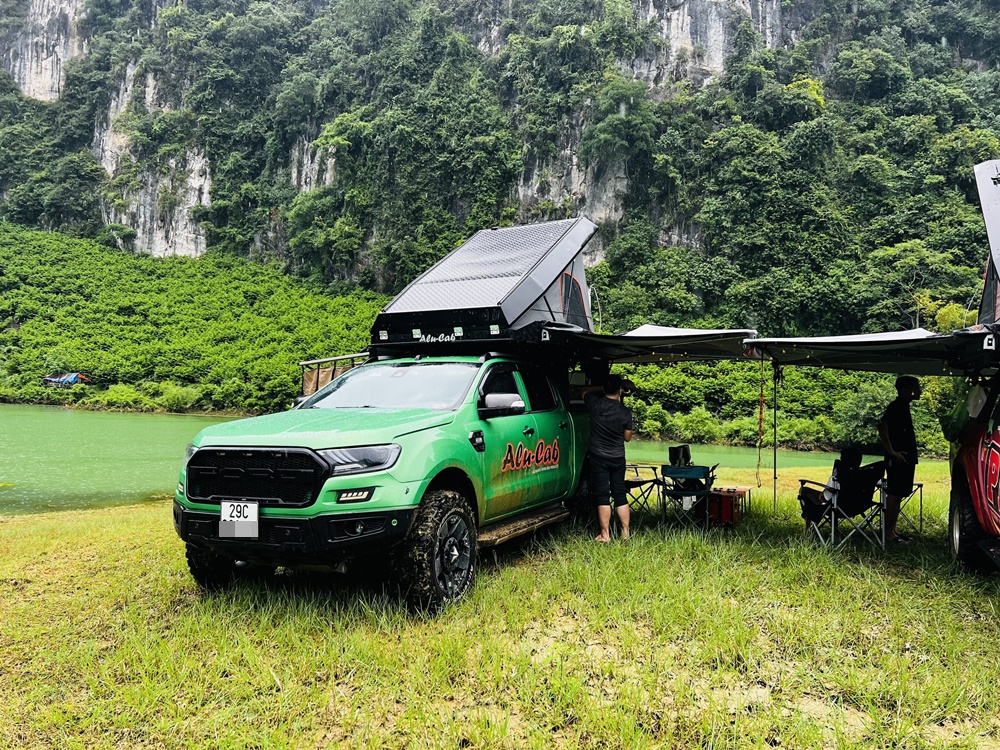 Chiếc xe dã chiến của anh Trung được nhiều người ngưỡng mộ. Chiếc xe dã chiến của anh Trung được nhiều người ngưỡng mộ.