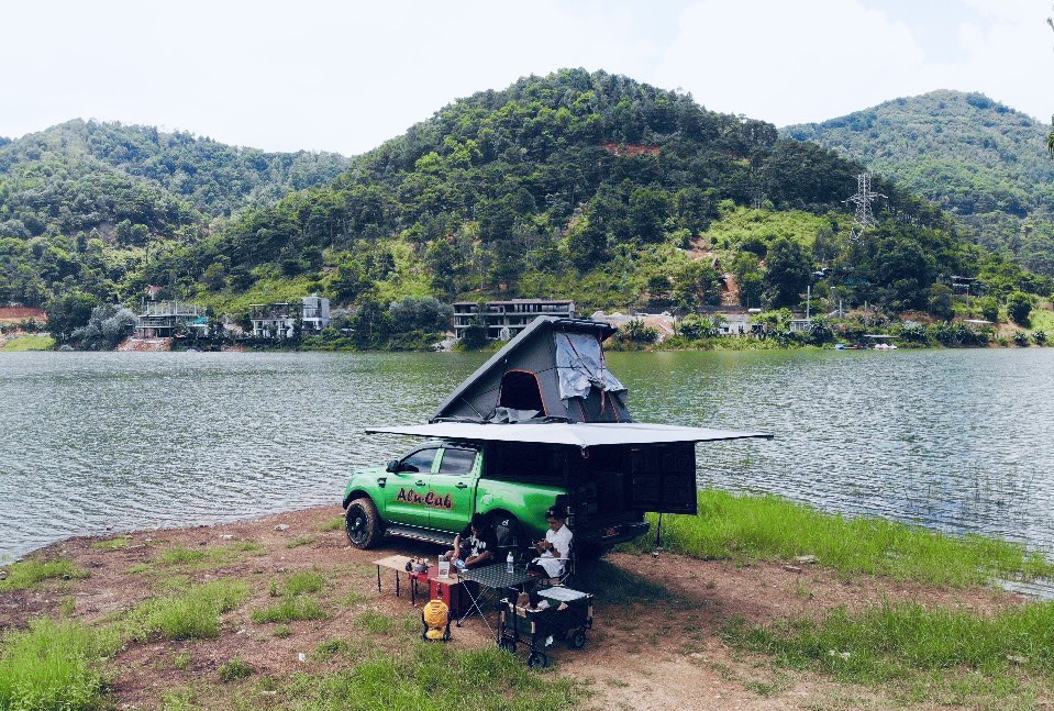 Với dạng du lịch camping thì việc chuẩn bị kỹ càng cho một chiếc xe là điều rất quan trọng. Với dạng du lịch camping thì việc chuẩn bị kỹ càng cho một chiếc xe là điều rất quan trọng.