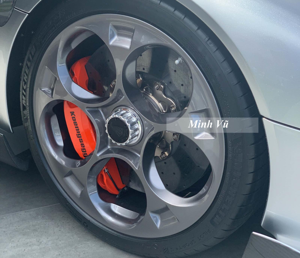Trên thực tế xe hoạt động trên hộp số Light Speed Transmission (LST) 9 cấp Trên thực tế xe hoạt động trên hộp số Light Speed Transmission (LST) 9 cấp