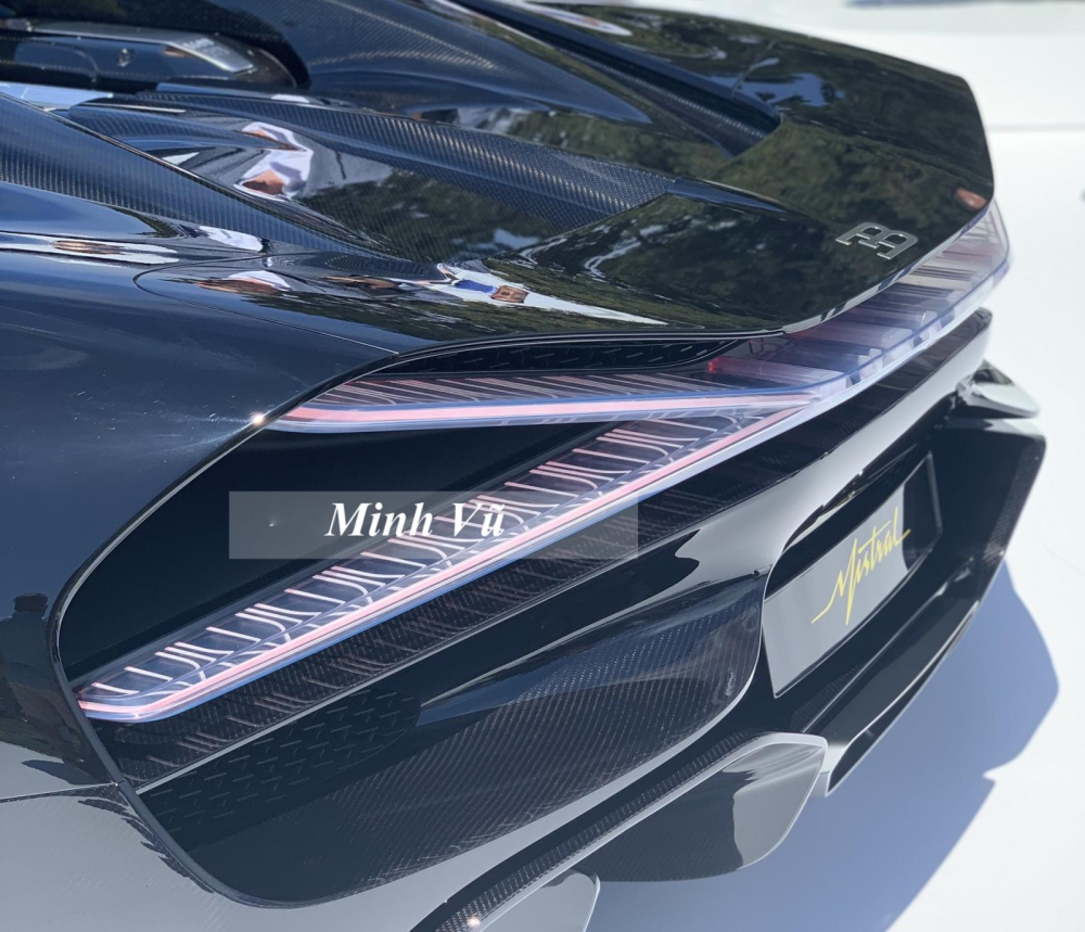 Hãng siêu xe nước Pháp cho biết, chỉ sản xuất ra đúng 99 chiếc xe Bugatti Mistral Roadster trên toàn cầu với lịch bàn giao dự kiến từ đầu năm 2024 trở đi. Hãng siêu xe nước Pháp cho biết, chỉ sản xuất ra đúng 99 chiếc xe Bugatti Mistral Roadster trên toàn cầu với lịch bàn giao dự kiến từ đầu năm 2024 trở đi.