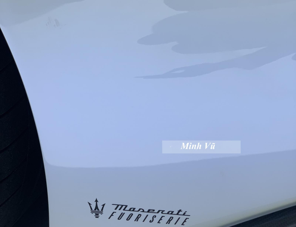  Chiếc siêu xe MC20 Fuoriserie được hãng xe Maserati mang đến trưng bày tại sự kiện Monterey Car Week 2022 có ngoại thất được hoàn thiện trong màu trắng Glossy Audace