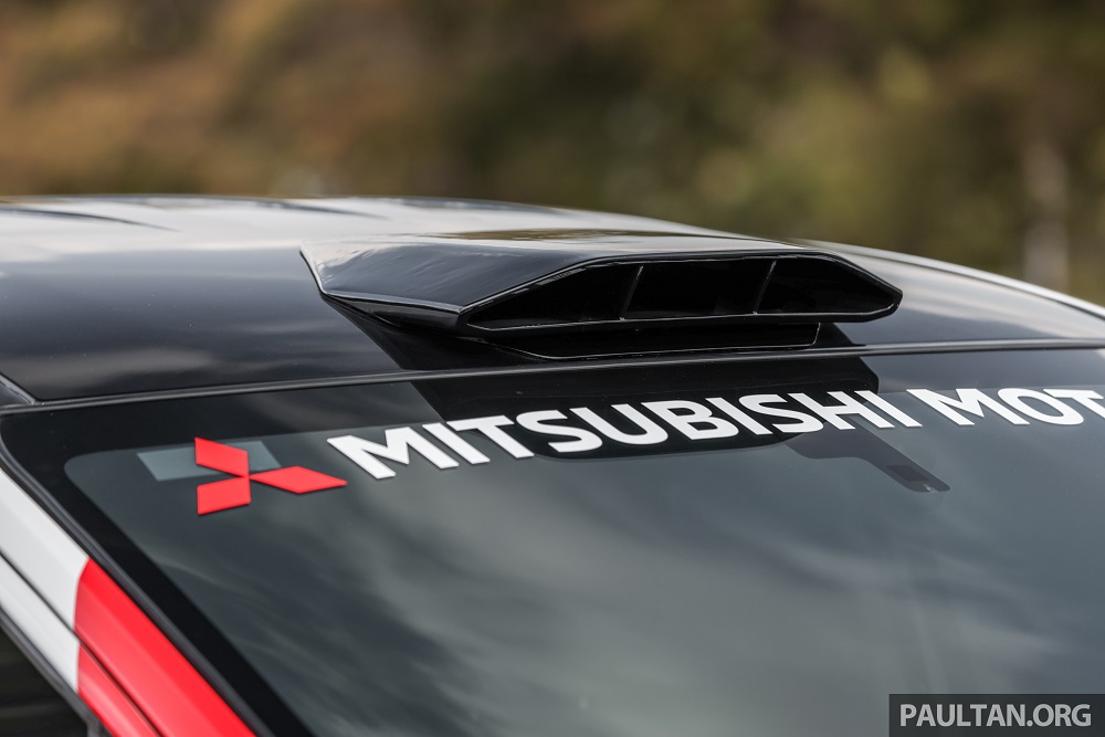 Hốc gió trên nóc của chiếc Mitsubishi Xpander độ