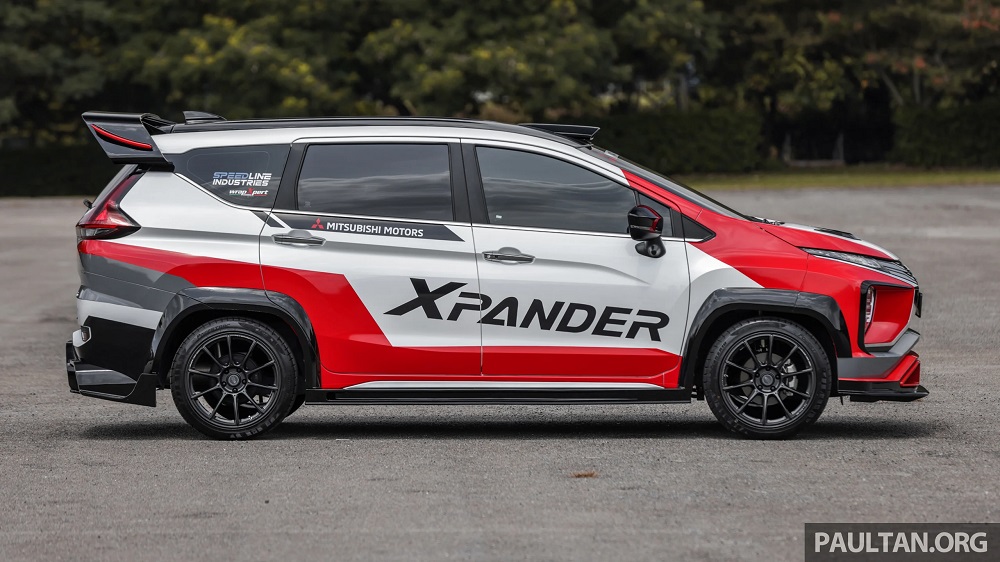 Chiếc Mitsubishi Xpander nhìn từ bên sườn