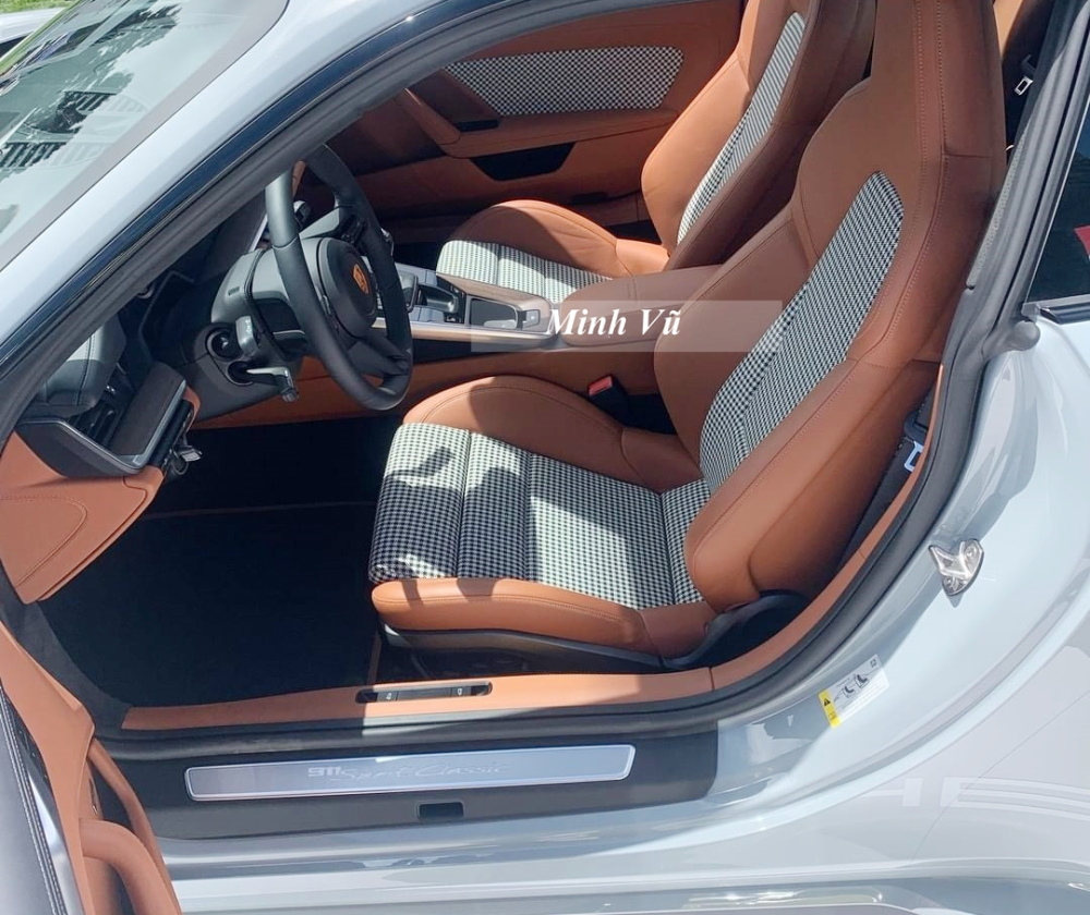 Còn đây là nội thất của xe Porsche 911 Sport Classic 2023 Còn đây là nội thất của xe Porsche 911 Sport Classic 2023