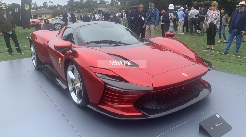 Về tên gọi lần này, con số 3 không ám chỉ cho số chỗ ngồi như Ferrari Monza SP1 và SP2, thay vào đó chỉ là hoàn thành bộ sưu tập xe hypercar SP của hãng cũng như việc kỷ niệm chiến thắng 1-2-3 của Ferrari trong giải đua 24 Hours of Daytona vào năm 1967. Về tên gọi lần này, con số 3 không ám chỉ cho số chỗ ngồi như Ferrari Monza SP1 và SP2, thay vào đó chỉ là hoàn thành bộ sưu tập xe hypercar SP của hãng cũng như việc kỷ niệm chiến thắng 1-2-3 của Ferrari trong giải đua 24 Hours of Daytona vào năm 1967.