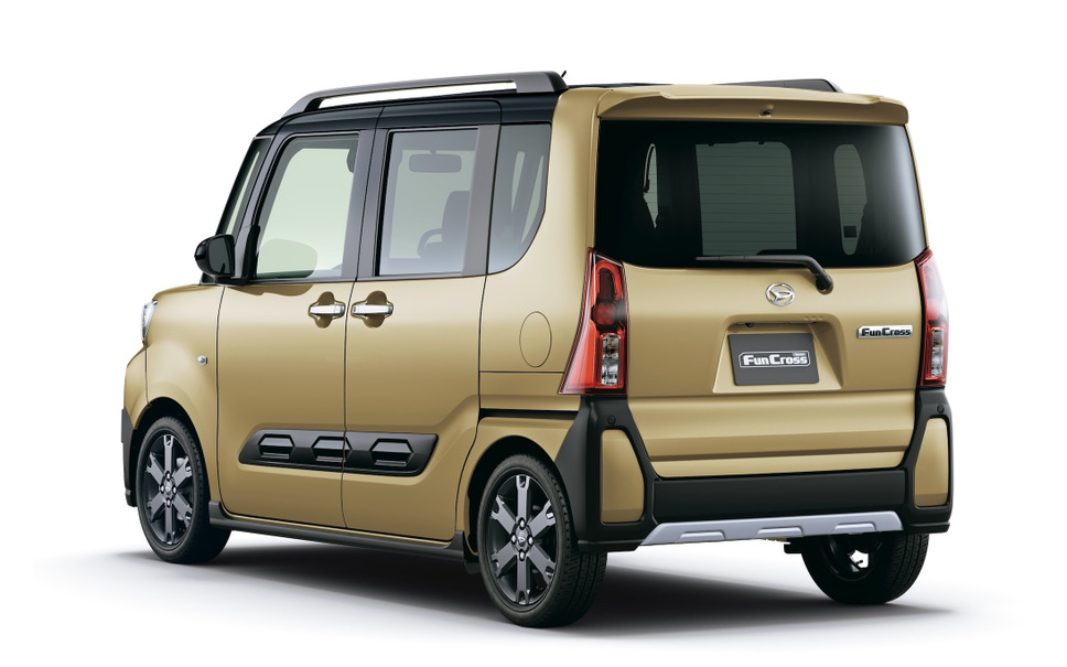 Thiết kế đằng sau của Daihatsu Tanto FunCross 2023 Thiết kế đằng sau của Daihatsu Tanto FunCross 2023