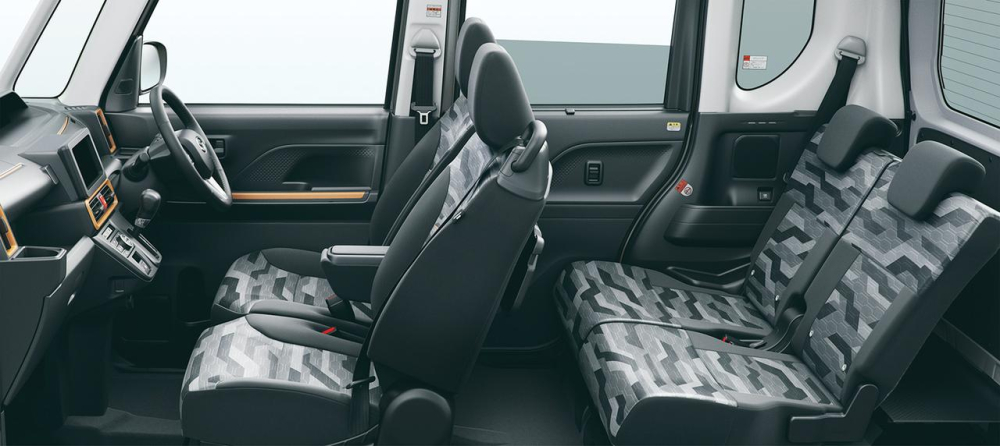 Ghế bọc nỉ với họa tiết rằn ri của Daihatsu Tanto FunCross 2023 Ghế bọc nỉ với họa tiết rằn ri của Daihatsu Tanto FunCross 2023